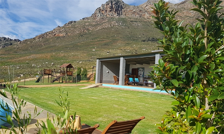 Hyperli Cape Winelands 1 Night Weekday Self Catering Stay For