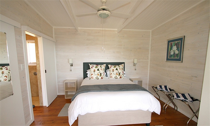 Hyperli Cape Winelands 1 Night Weekday Self Catering Stay For