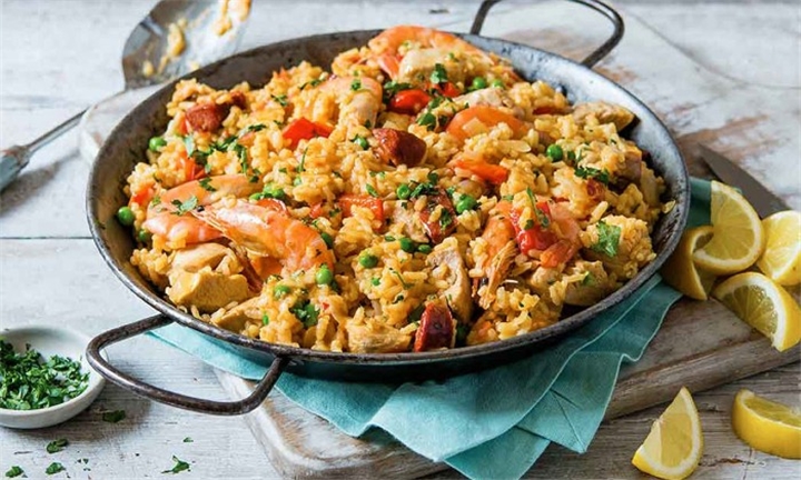 Hyperli | Authentic Spanish Paella Cooking Class from Perfect Paella