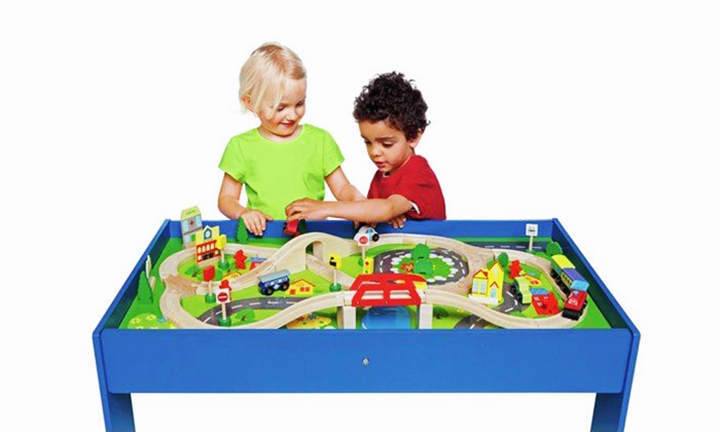 large train table